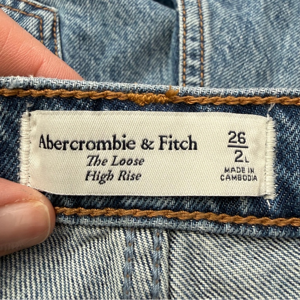 Abercrombie the Loose High Rise Jeans Hip Cut Out - Picture 6 of 7